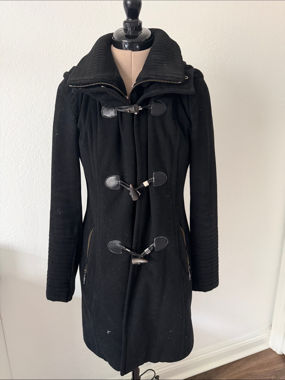 BCBGMaxAzria Black Toggle-Front Wool-Blend Trench Coat